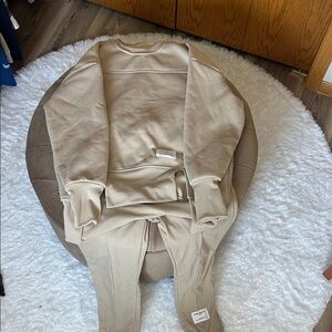 Beige Women's Crewneck Sweater - Brand Unknown